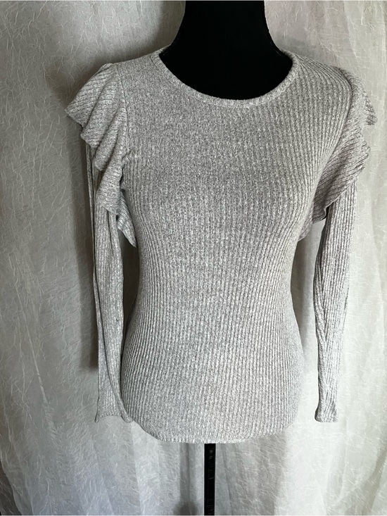 Lucky Brand Tops - Women’s Light Gray Ribbed Ruffle-Shoulder Sweater